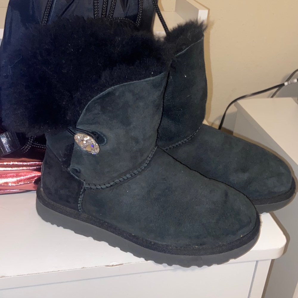 Black ugg boots 6w